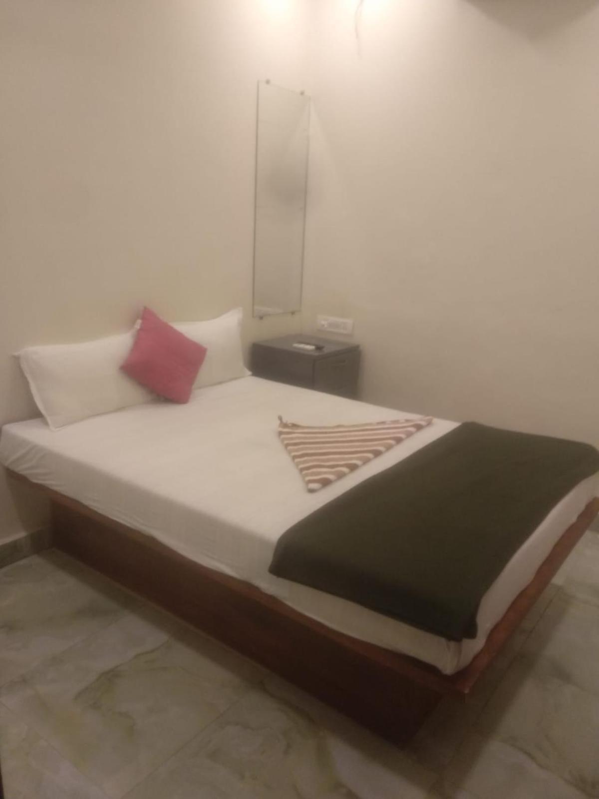 New Hotel Tara By Glitz Hotels มุมไบ ภายนอก รูปภาพ